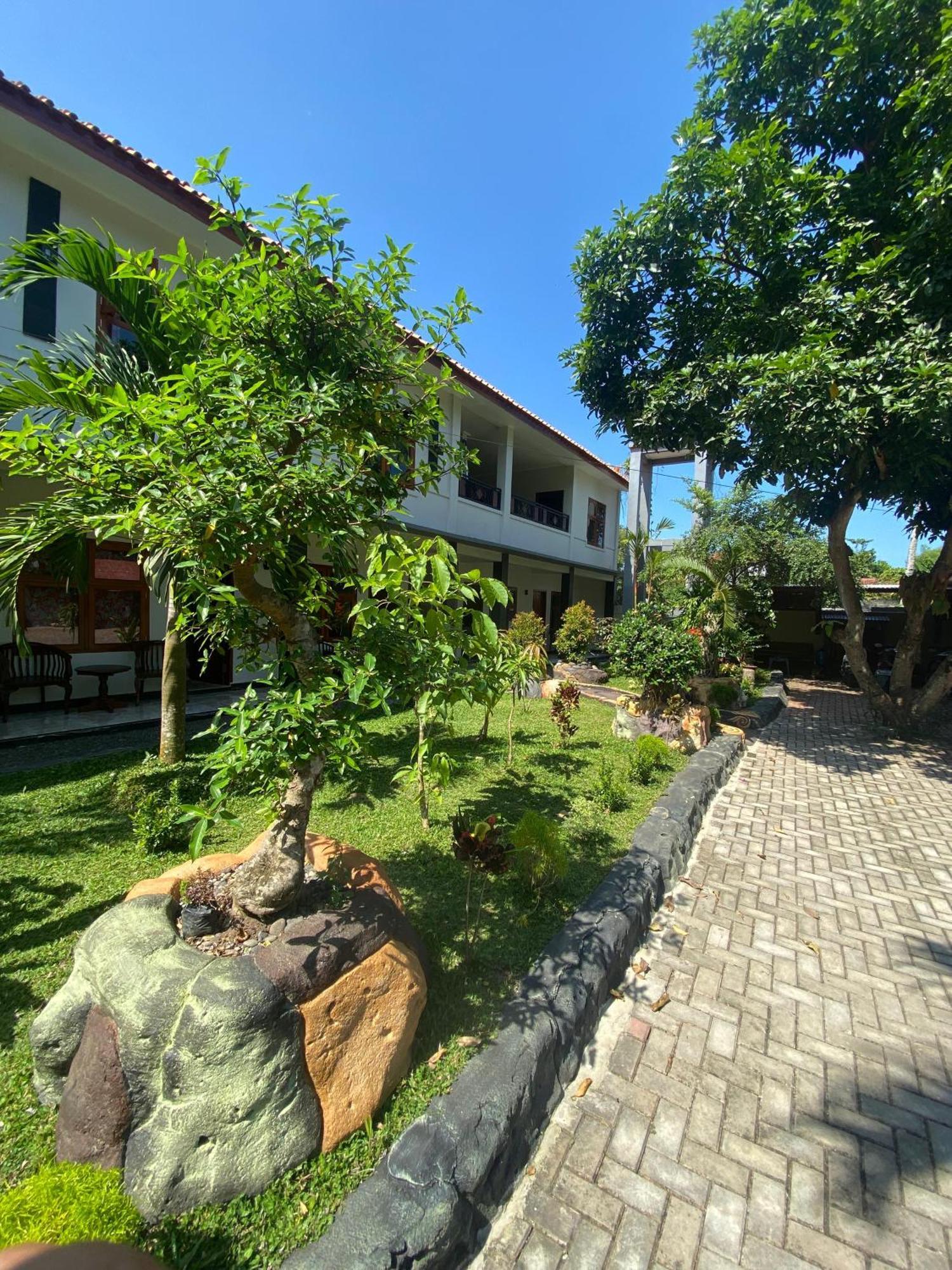 Mango Guesthouse Pangandaran Exteriör bild