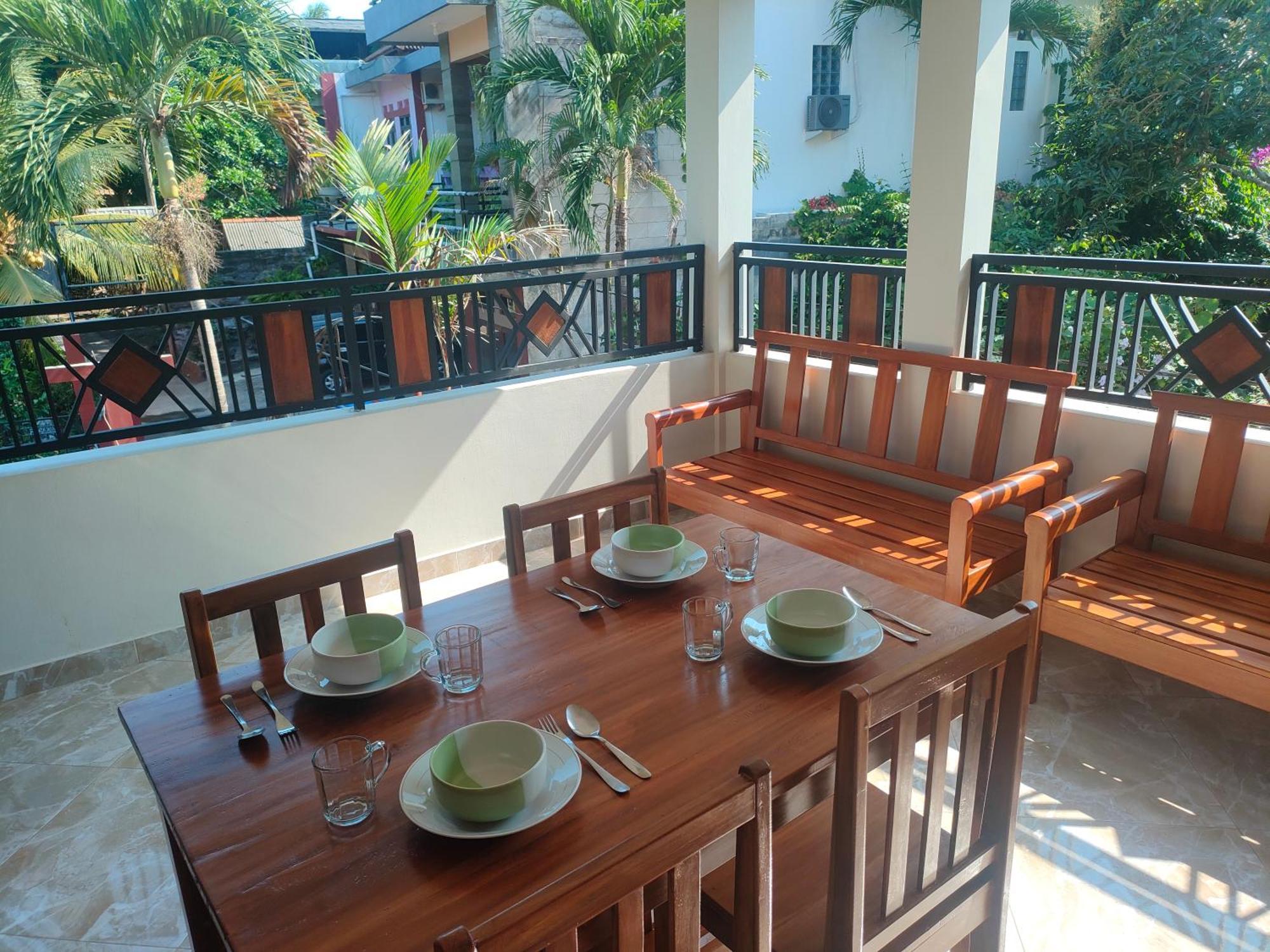 Mango Guesthouse Pangandaran Exteriör bild