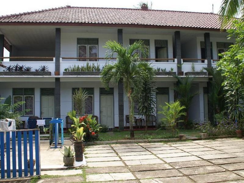 Mango Guesthouse Pangandaran Exteriör bild